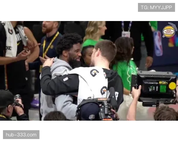 恩比德内线强攻与约基奇传导对比揭示季后赛核心差异