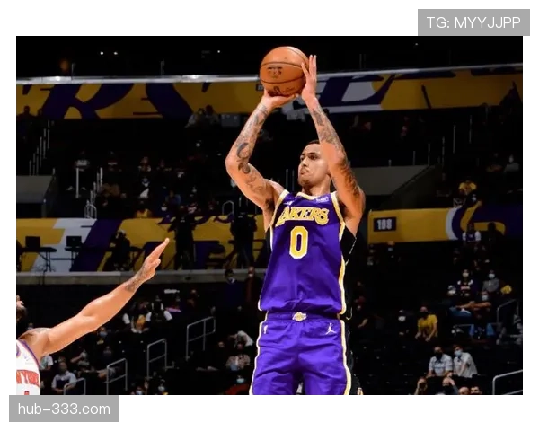 库兹马利用挡拆拉开空间，关键时刻得分效率显著提升