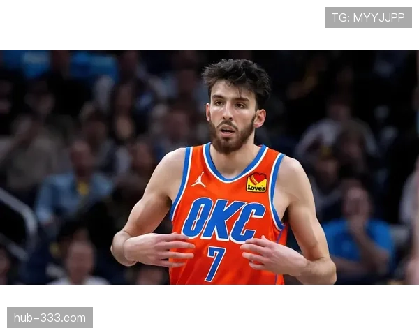 切特·霍姆格伦无球掩护制造错位，拉开雷霆内线空间效率提升